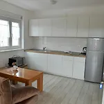 Apartment Lucky Vir