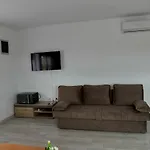 Lucky Apartment Vir