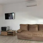 Lucky Apartment Vir
