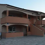 Apartment Lucky