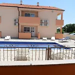 Lucky Apartment *