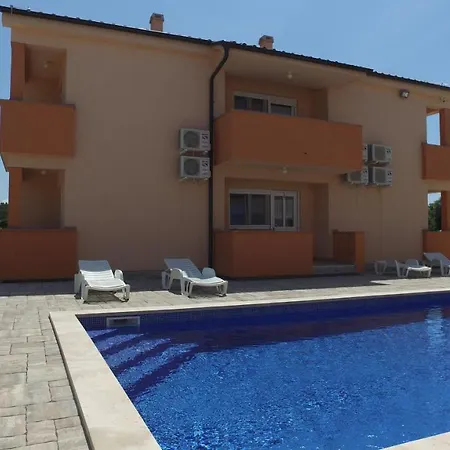 Lucky アパート *