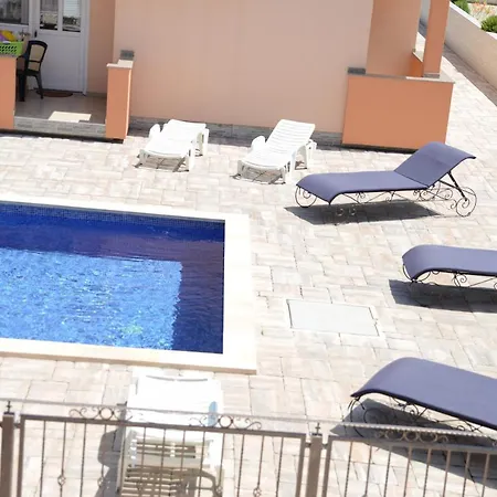 Lucky アパート *