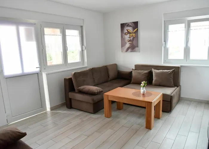 Apartment Lucky Vir